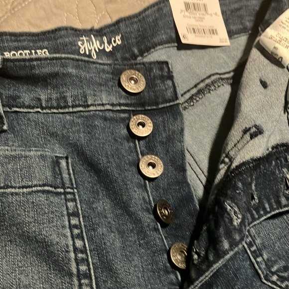 NWT size 10 boot leg jeans. Pockets in front and back. - Picture 3 of 7